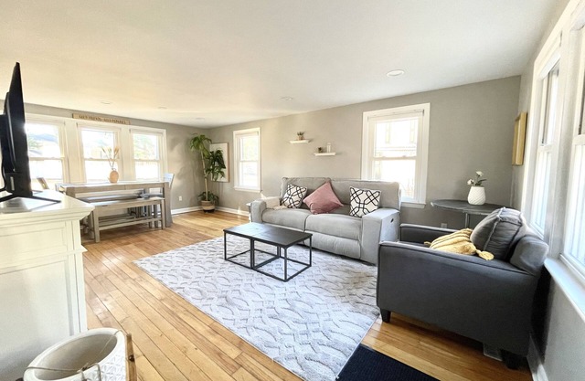 Private Home w/Office Year Round in town Brunswick next to Bowdoin