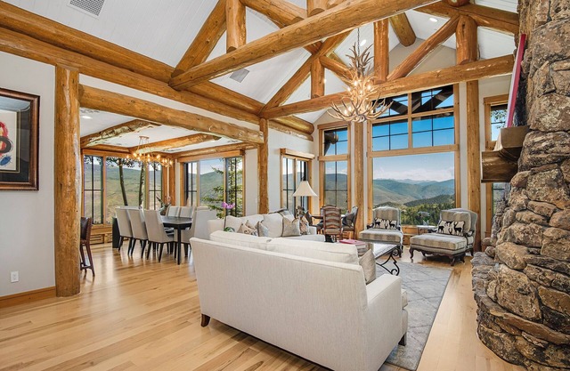 Private Home with amazing views!