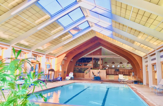 Private Home with Large Indoor pool- Perfect for Summer Fun, Fall Foliage & Ski