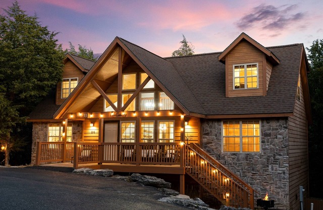 Private Hot Tub & Hammocks. 2 Resort Pools + Golf! Playgrounds & Sports Courts!