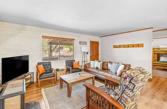 Private Hot Tub | Munds Park Cabin Retreat