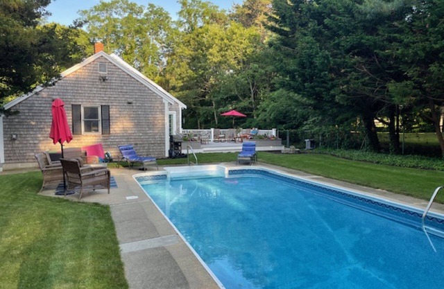 Private in-ground pool, just half a mile from the beach