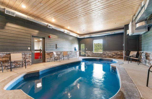 Private Indoor Pool-Basketball Court-Free Tickets-Hot Tub-Games-Sleeps 52-Staycation w Lake Views