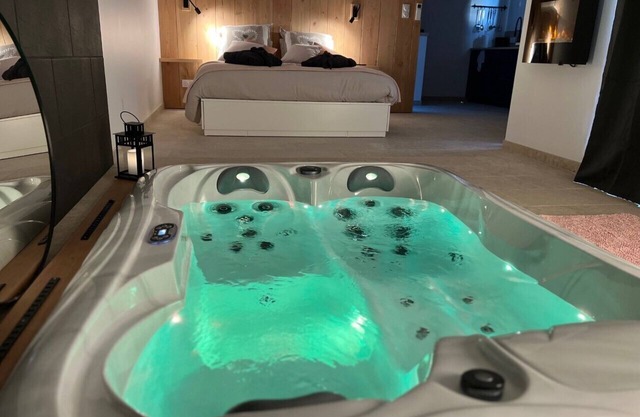 Private lodge jacuzzi and pool