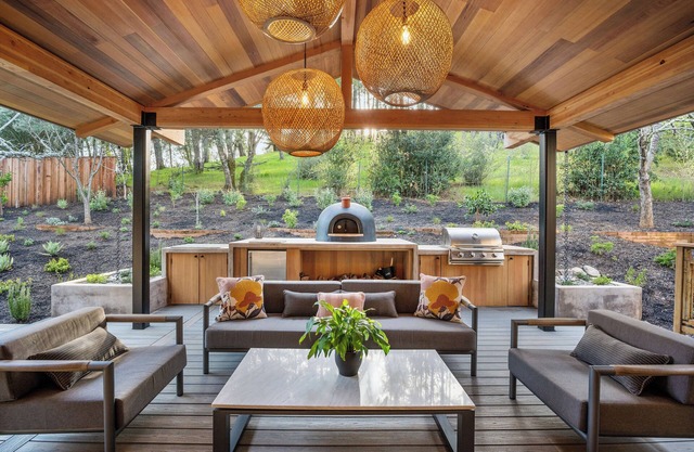Private Luxury home in Healdsburg with Vineyard, Sauna, Hot tub, Tesla Charger