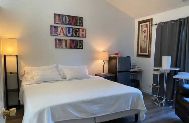 Private Master Suite - close to everything’s