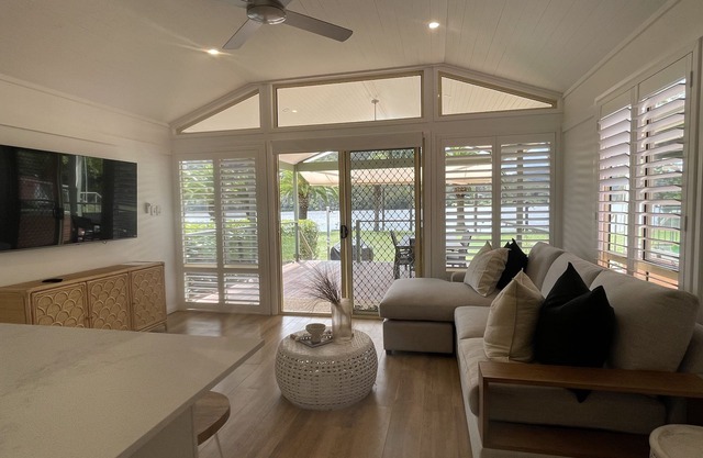 Private modern waterfront cabin - Hawkesbury River