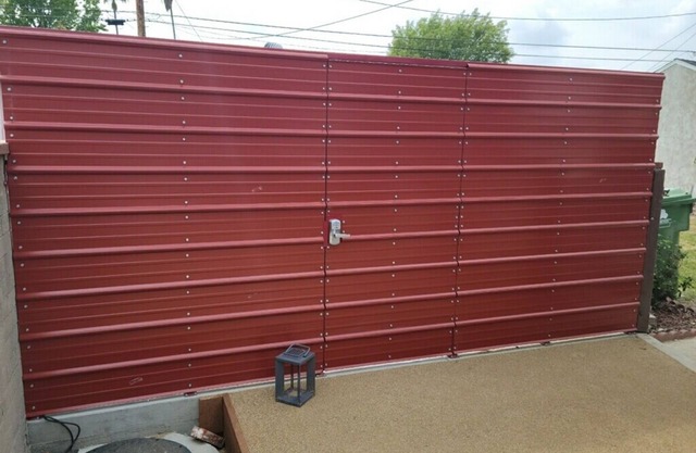 Private NOHO West, 2 bedroom Guest House with outdoor lounge area.