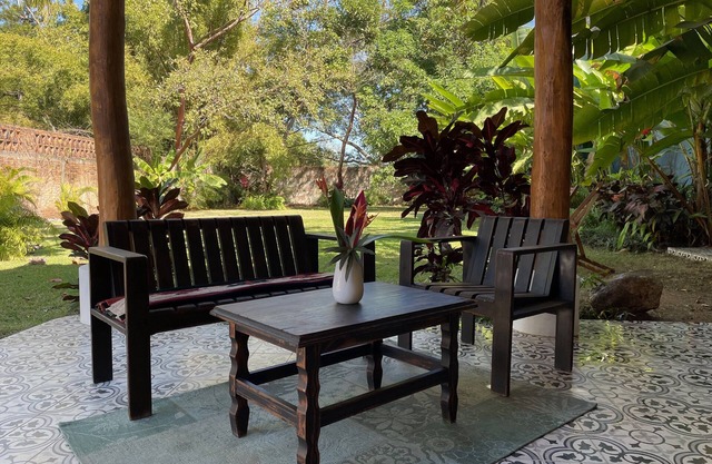 PRIVATE OASIS! New Studio Casita with Parking, Garden & Outdoor Kitchen!