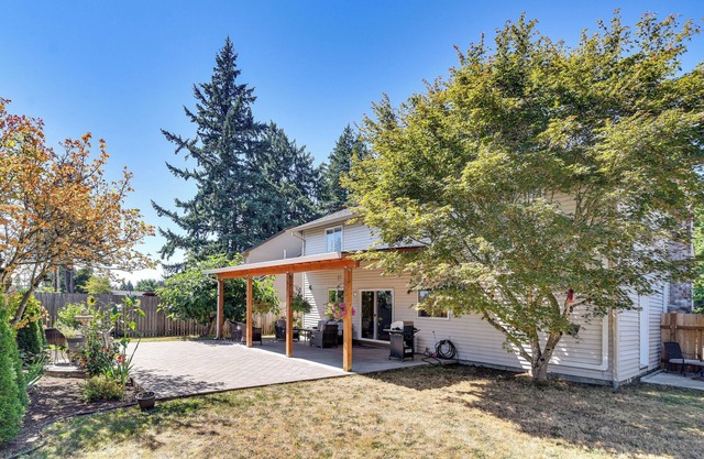Private Outdoor Space 9 Mi to Downtown Vancouver!