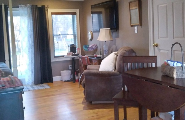 Private Pet Friendly Suite with Exclusive Hot Tub!