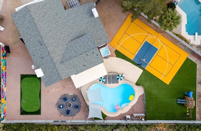 Private Pickleball Court, Movie Room, & Hot Tub!
