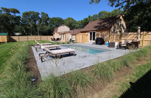 Private Plunge Pool and Large Fenced Yard (2320)