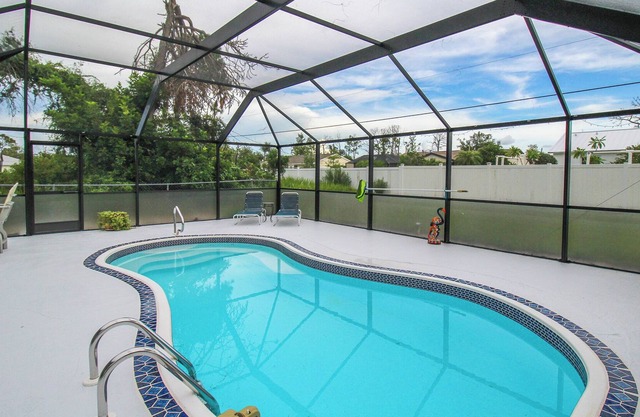 Private Pool Home, Awake Zone