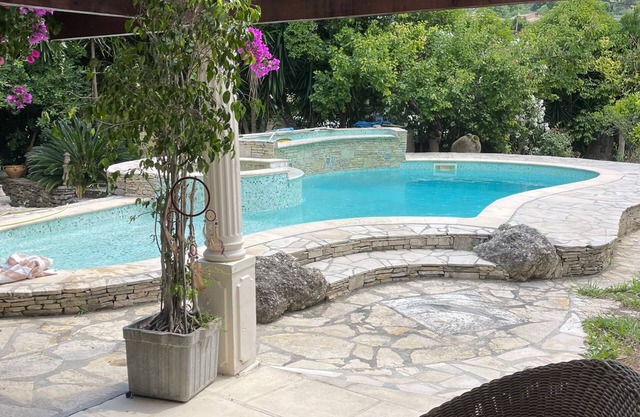 PRIVATE POOL RENTAL IN PRIVATE VILLA WITH INDEPENDENT APARTMENT