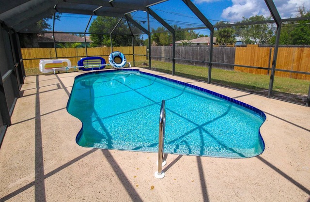 Private Pool, Wind And Waves
