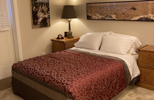 Private room, private entrance in a redwood grove setting