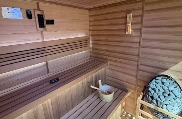 Private Sauna and Hot Tub, Game Room, 10 Guests + Extra Kids 5 Years Old and Younger, Pet Friendly