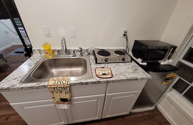 Private studio 8min from EWR