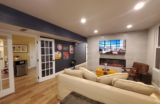 Private suite with a sauna, located area with convenient access to the highway