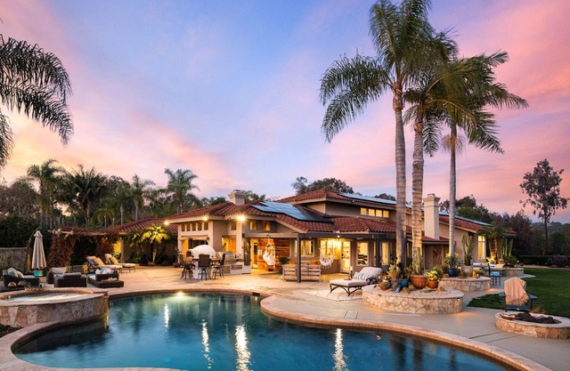 Private Tranquil Estate, Stunning Views, Salt Water Pool/Spa