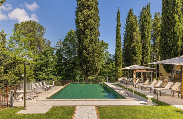 PRIVATE TUSCAN VILLA WITH HEATED SWIMMING POOL - JACUZZI SPA - SAUNA