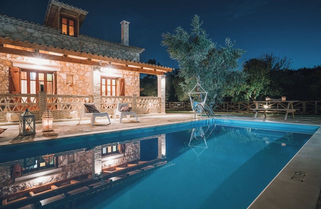 PRIVATE VILLA 2 BEDROOMS, 3 MIN WALKING TO THE BEACH & sea VEW & POOL & SPA