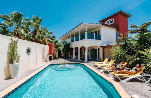Private Villa and Apartment with Pool in Palm Beach
