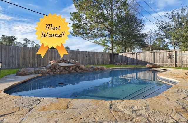 Private Villa Retreat w/Pool & Outdoor Living – 10 min to IAH