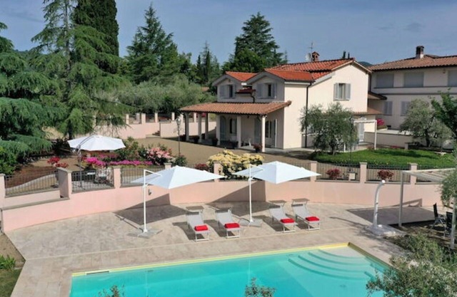 Private Villa with A/C, private pool, WIFI, TV, terrace, panoramic view, close to Greve In Chianti