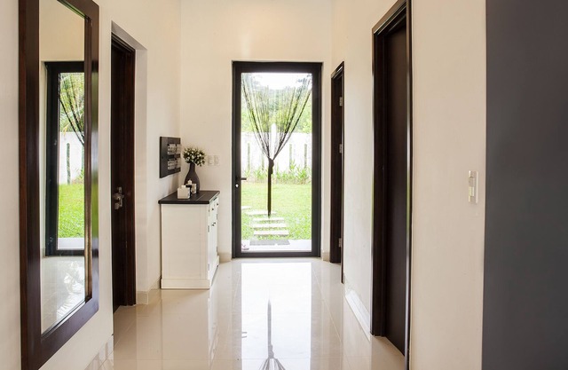 Private villa with large infinity pool