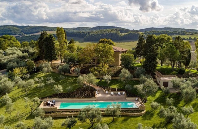 Private villa with swimming pool in Tuscany