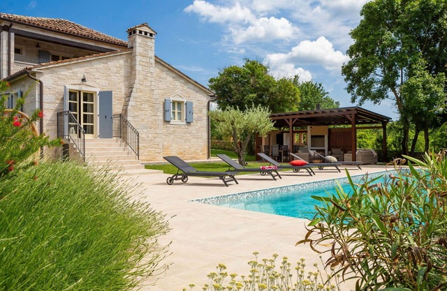 Private Villa with WIFI, A/C, private pool, TV, terrace, pets allowed, panoramic view, parking