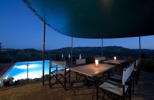 Private Villa with WIFI, A/C, private pool, TV, patio, panoramic view, close to San Gimignano