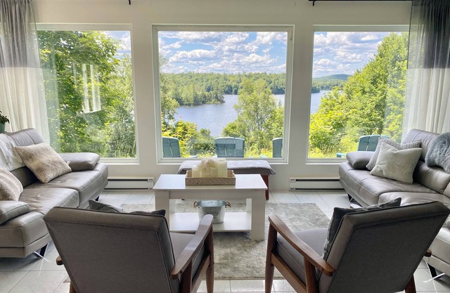 Private Waterfront SPA Perfect Sunsets Clean Lake