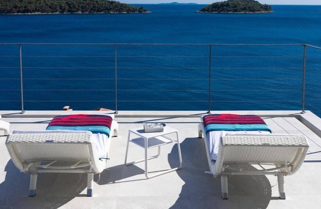 Prizba's Best Villa near Ratak Beach