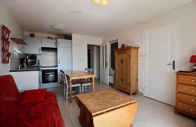Professional ad - In a new residence facing the sea