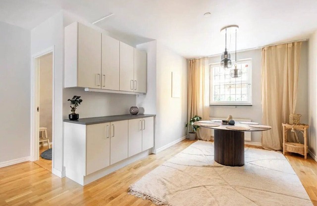 Professionally Styled 100 SQM Apartment - Stockholms Finest Area Östermalm