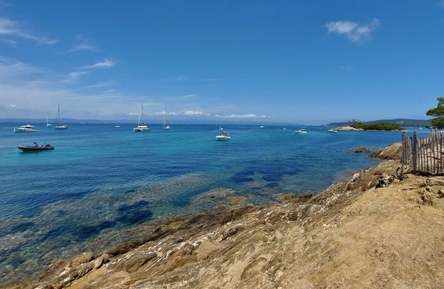 PROMO Paradise with shaded terrace, garden, swimming pool, 15min from the sea