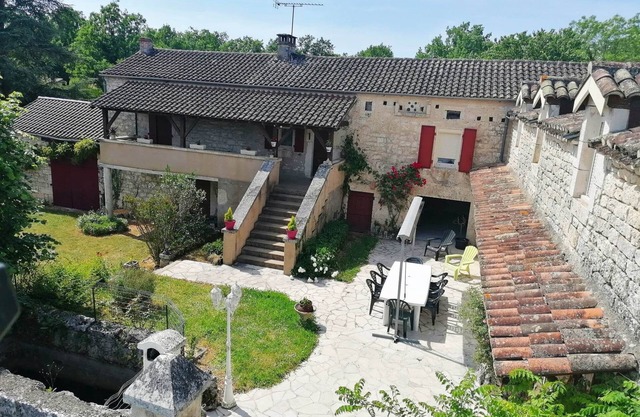 Propriété de Campagne Avec Piscine et Sauna au Coeur du Quercy