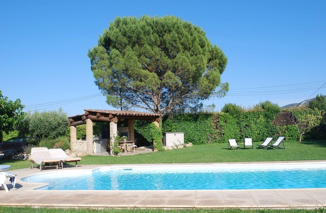 Provencal villa, Luberon park
