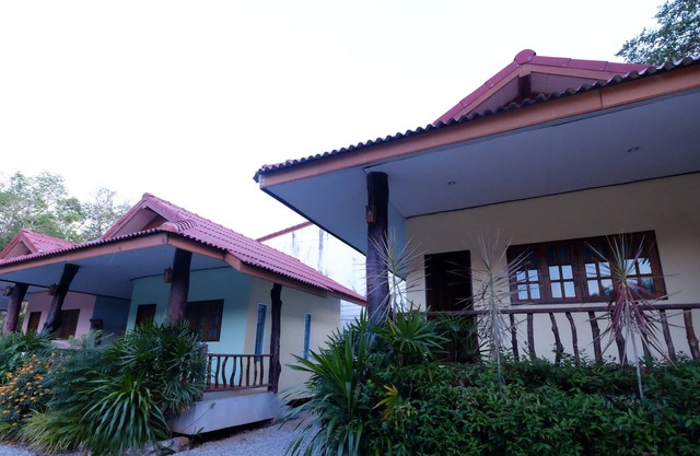 Pum and Plam Homestay Resort