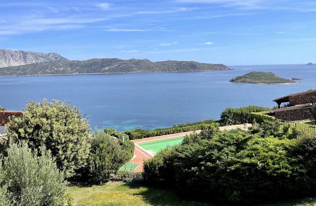 Punta Est Bilocale Giardino Vista Mare