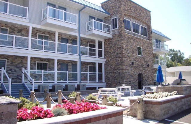 Put-in-Bay Waterfront Condo #210
