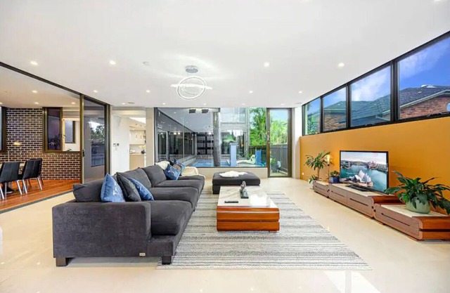 Putney ·Brand New Luxury House with Pool & Waterview
