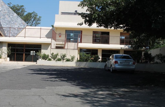 Pyramids Motel