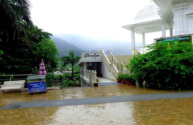 Quadruple Room near Ram Jhula