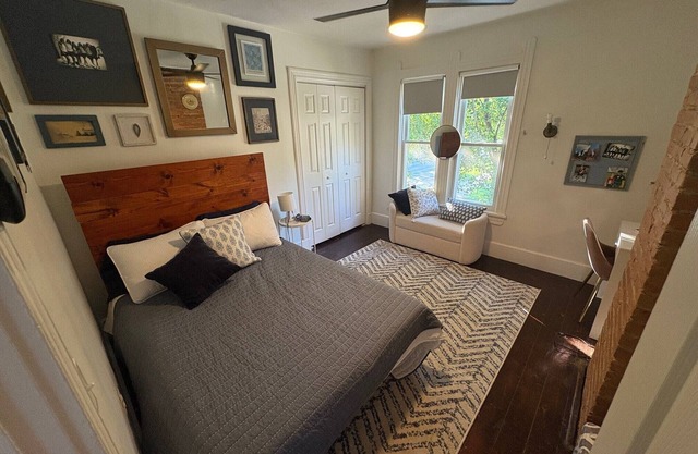 Quaint 2-bedroom house with AC in charming Cleveland. Rooms individually rented.