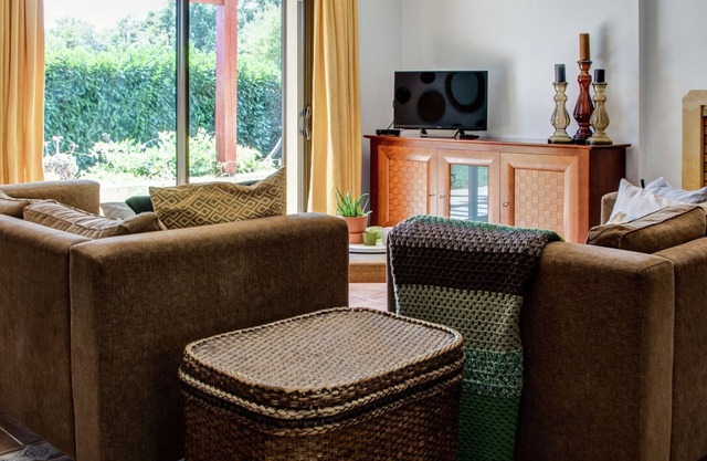 Quaint Holiday Home in Castelnaud-la-Chapelle with Terrace