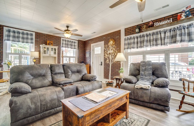 Quaint Mt Vernon Cottage Near Historic Dtwn!